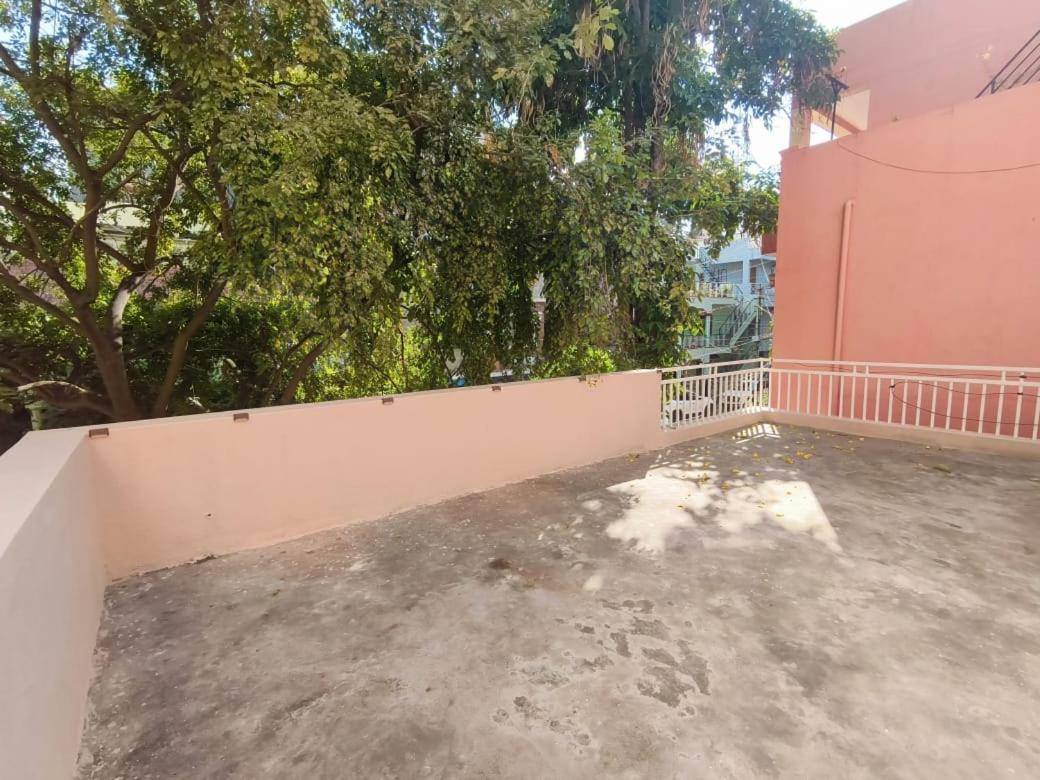Homestayz Crown Bengaluru Szoba fotó