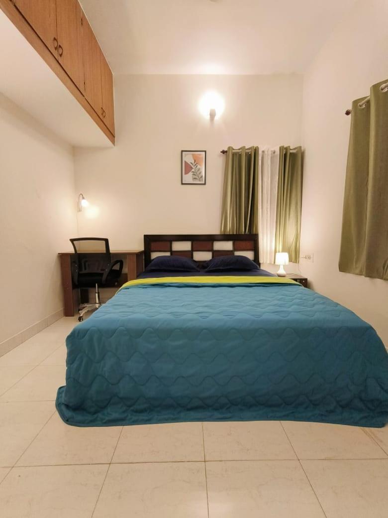 Homestayz Crown Bengaluru Szoba fotó